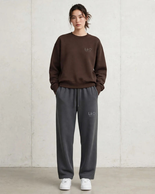 Lá Q - Essential Heavyweight Straight-Leg Sweatpants - Women view