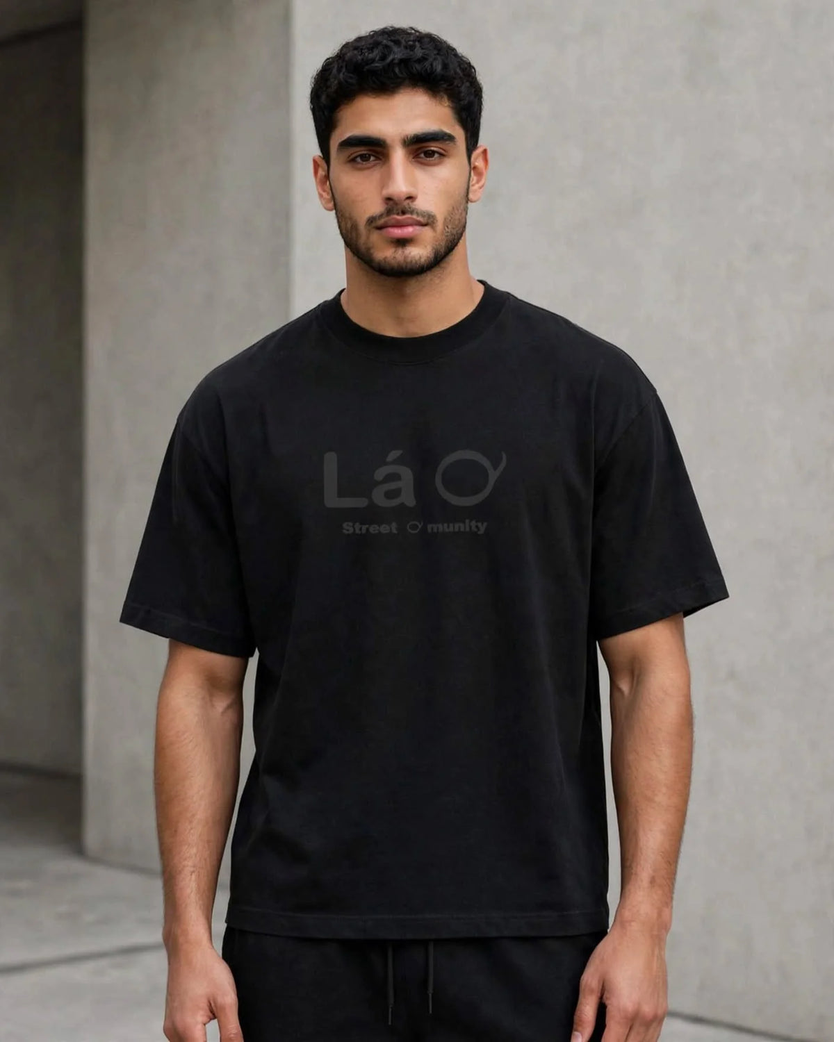 Lá Q - Boxy Oversized T-Shirt - Men view