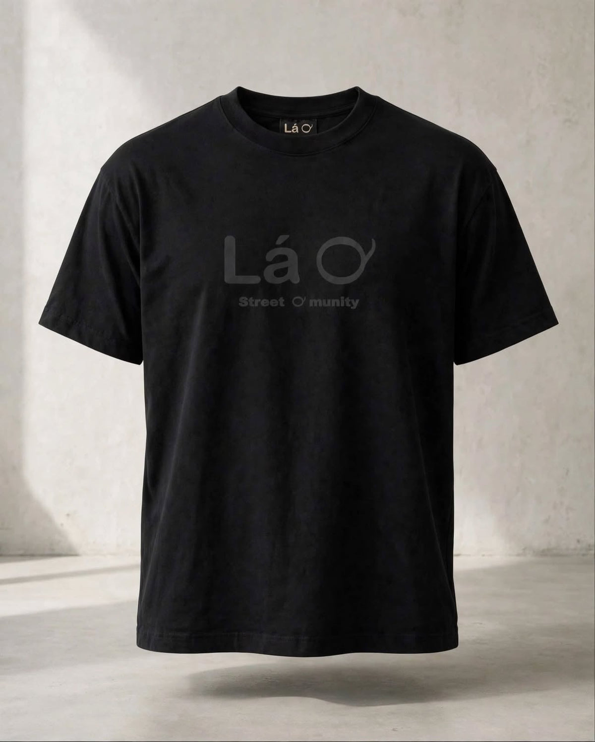 Lá Q - Boxy Oversized T-Shirt - Men view